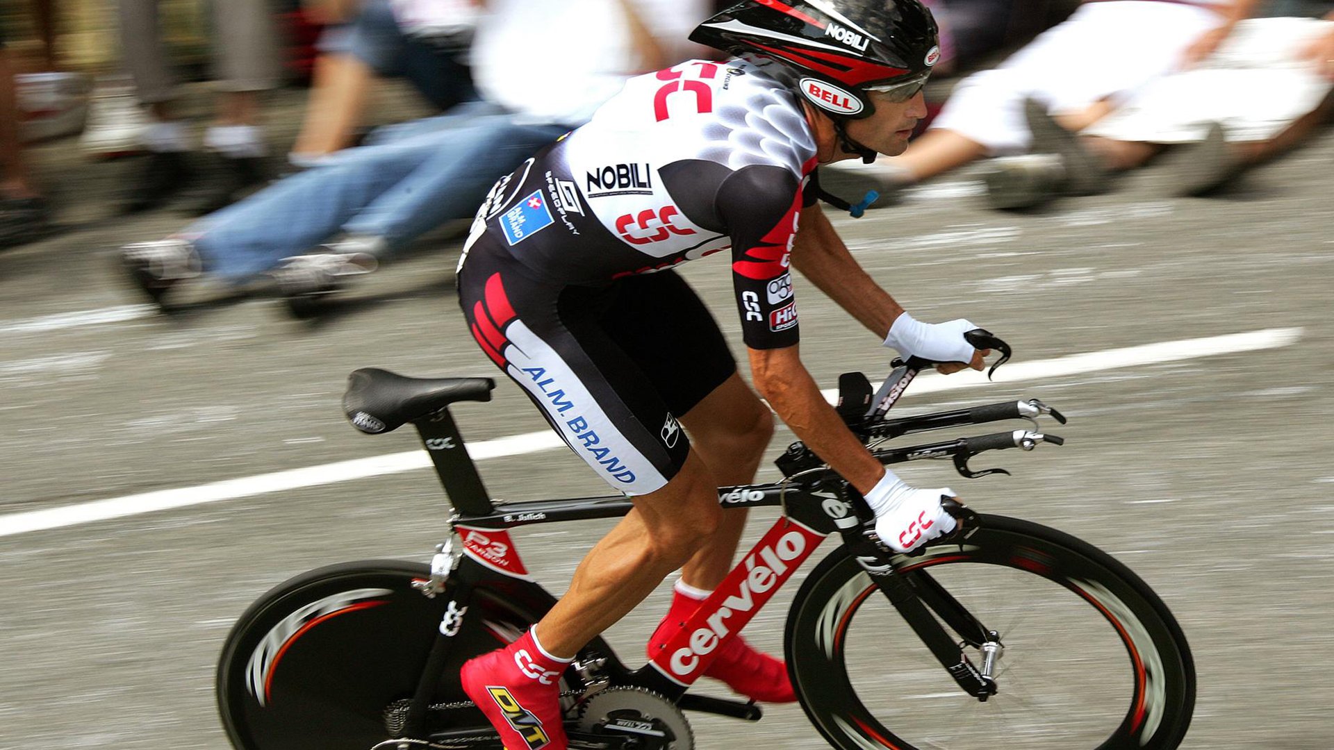 中长距离游泳节奏控制精准，中长距离游泳属于有氧运动吗