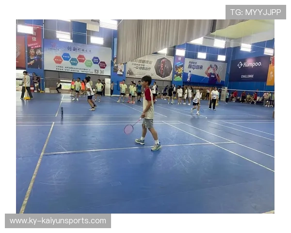 国际羽毛球巡回赛在赛事中增设青少年观摩课激发兴趣与参与，青少年羽毛球公开赛